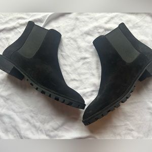 NWOB!  Stuart Weitzman black leather booties size 9